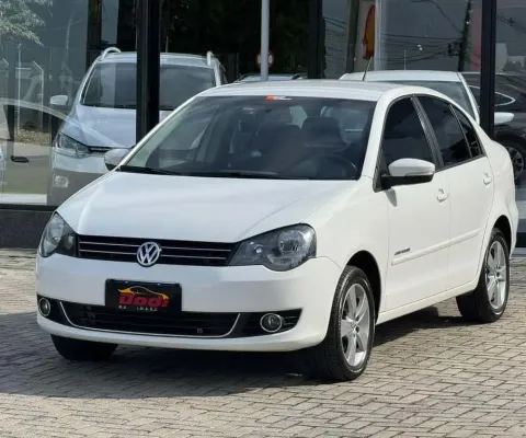 VOLKSWAGEN POLO SEDAN 1.6 8V COMFORTLINE 4P 2014