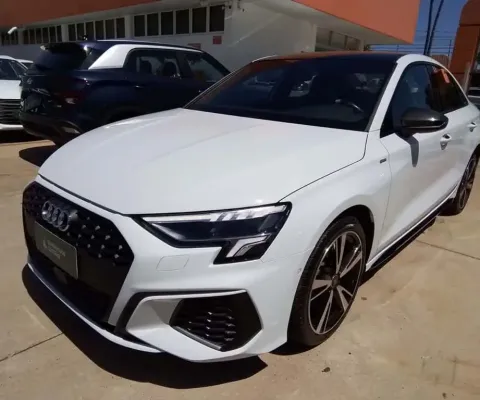 Audi A3 2024 2.0 40 tfsi mhev sedan s line s-tronic
