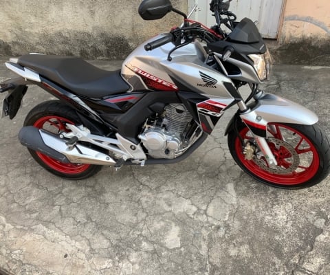 HONDA CB à venda.