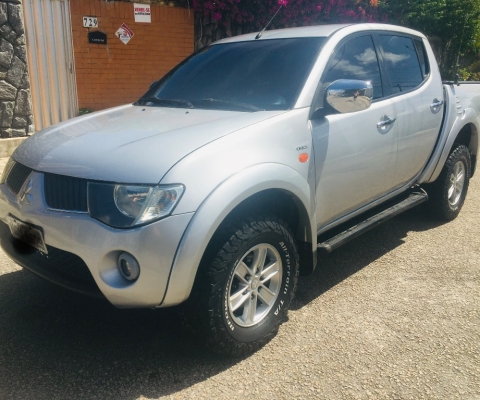 MITSUBISHI L200 TRITON à venda.