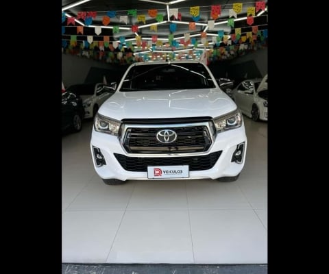 TOYOTA HILUX CD SRX 4x4 2.8 TDI 16V Diesel Aut.