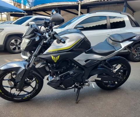 Yamaha MT-03 Gasolina Manual