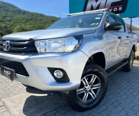 Toyota Hilux CD 4x4 2.8 Diesel Mec.  - Prata - 2019/2020
