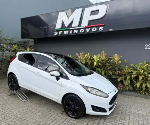 Ford Fiesta 1.6 16V Flex Mec. 5p  - Branca - 2015/2016