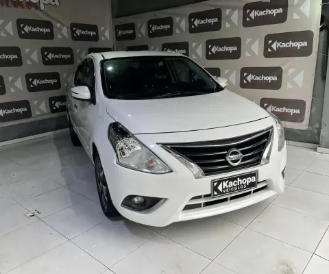 Nissan Versa UNIQUE 1.6 16V Flex 4p Mec. - Branca - 2015/2016