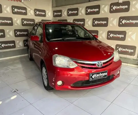 Toyota Etios XLS Sedan 1.5 Flex 16V 4p Mec.  - Vermelha - 2013/2013