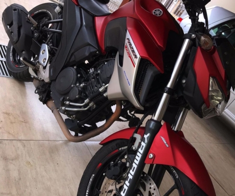 YAMAHA FAZER à venda.