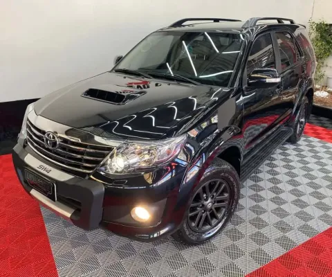 Hilux SW4 SRV D4-D 4x4 3.0 TDI Dies. Aut