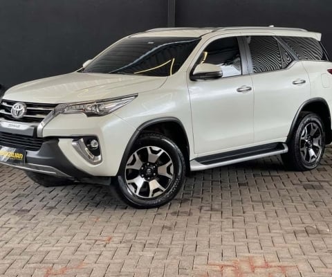 TOYOTA HILUX SW4 DIAMOND 2019