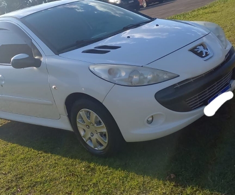 Peugeot 207 Sedan Passion XR 1.4 Flex 8V 4P 