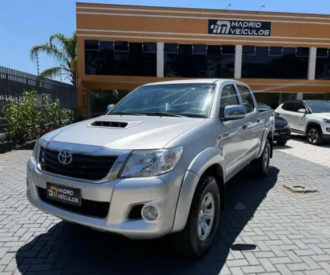 Toyota hilux cd4x4 std 2014