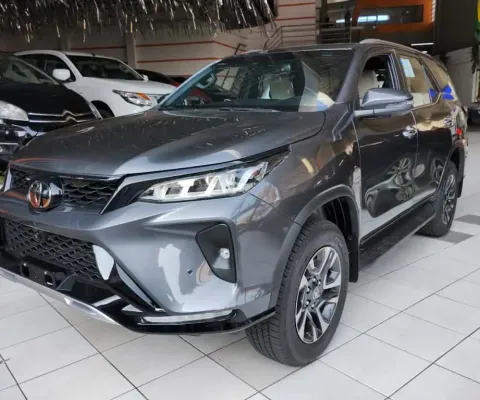 Toyota Hilux sw4 2026 2.8 d-4d turbo diesel diamond 7l 4x4 automático