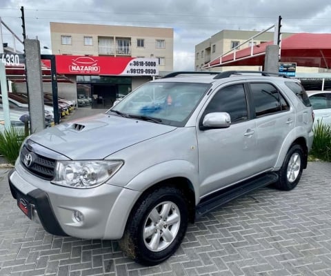 TOYOTA HILUX SW4 3.0 AUT 4x4.