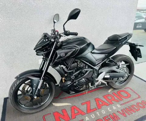 YAMAHA MT-03.