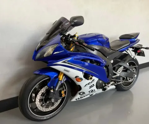 Yamaha yzf r-6 600.