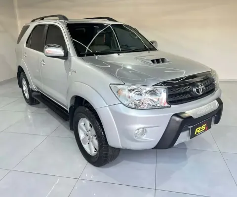 TOYOTA HILUX SW4 SRV 4X4 AUTOMATICO 7 LUGARES 2011