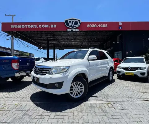 HILUX SW4 SRV D4-D 4X4 3.0 TDI DIES AUT 2015