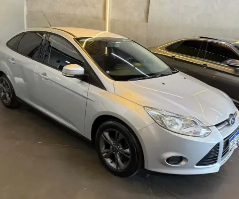 Focus Sedan 1.6 Mec, -  Flex - 2014 - Único Dono 