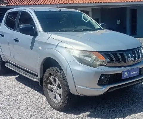 Mitsubishi Triton em ótimo estado