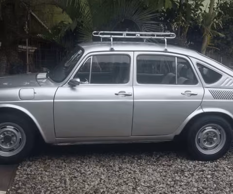 VOLKSWAGEN VARIANT à venda.