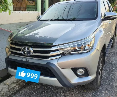 TOYOTA HILUX à venda.