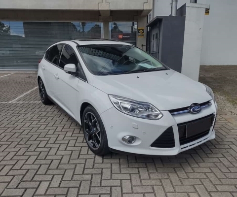 FORD FOCUS TITANIUM PLUS à venda.