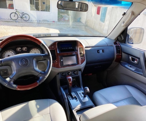 MITSUBISHI PAJERO FULL à venda.