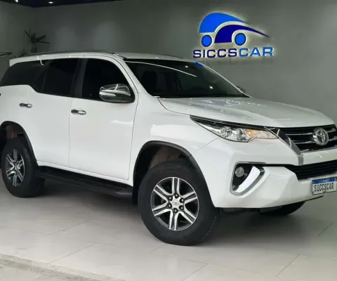 TOYOTA HILUX SW4 SR 4x2 2.7/ 2.7 Flex 16V Aut.