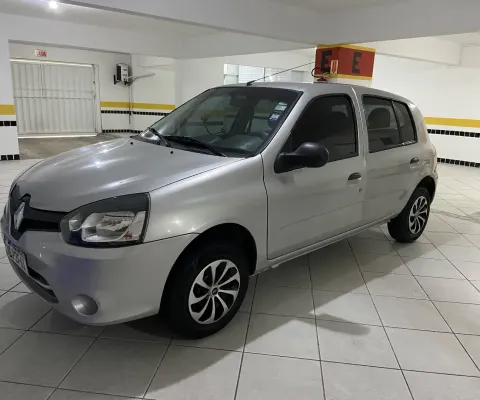 Clio 1.0 2014 R$ 21.900,00  Aceito troca Faço financiamento  Carro muito econômico  Muito bem cuidad