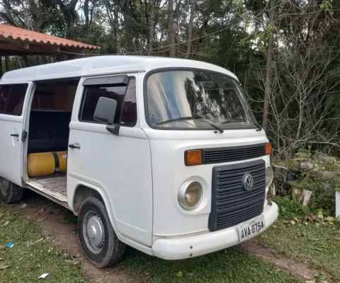 VOLKSWAGEN KOMBI à venda.