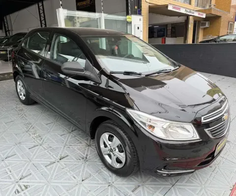 Chevrolet Onix HATCH LT FlexPower  - Preta - 2015/2015