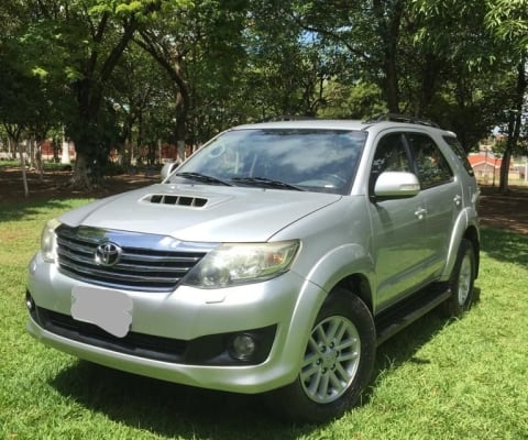 TOYOTA HILUX SW4 à venda.
