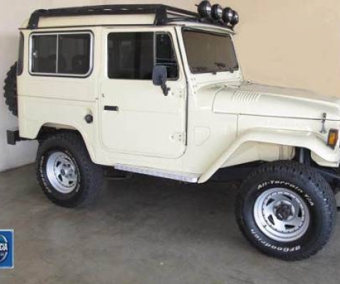 TOYOTA BANDEIRANTE à venda.