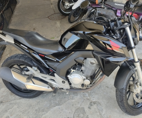 HONDA CB à venda.