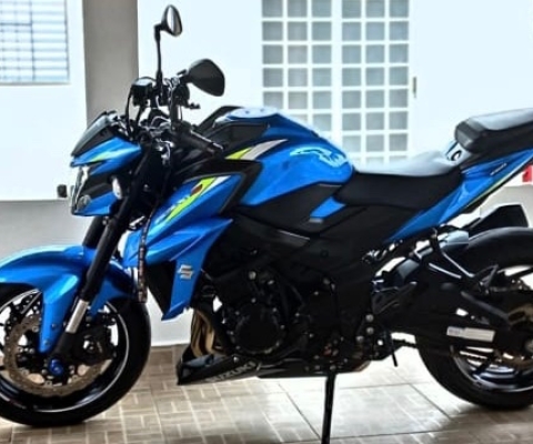 SUZUKI GSX-S à venda.