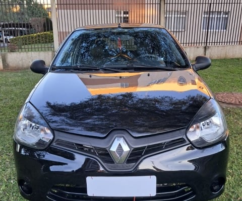 Clio em ótimas condições super cuidado 