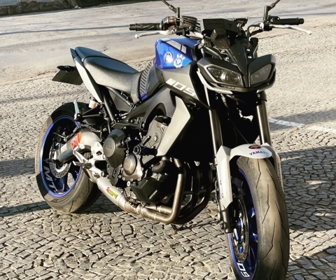 YAMAHA MT-09 à venda.