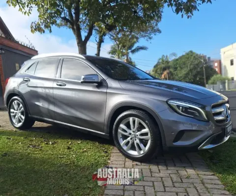 VOCÊ NO CONTROLE. VOCÊ DE MERCEDES. GLA 200 Advance Turbo Aut. 14/15 Elegância, performance e status