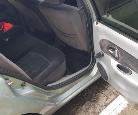 RENAULT CLIO à venda.