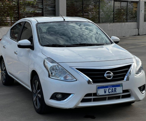 NISSAN VERSA à venda.