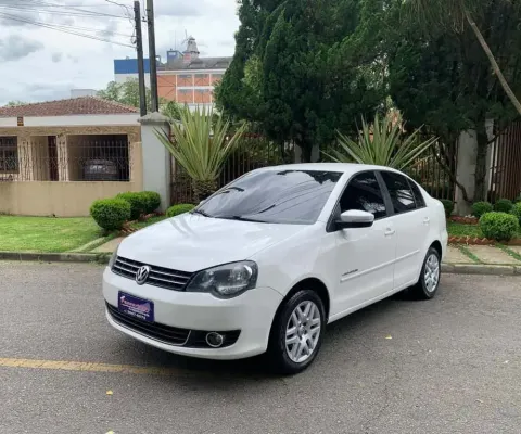 Volkswagen polo sedan 1.6 comfor 2014