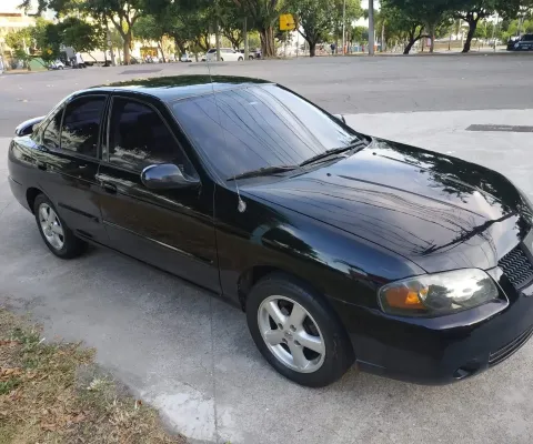 NISSAN SENTRA à venda.