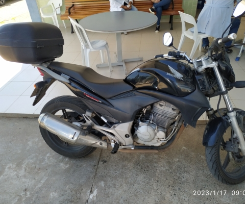 HONDA CB à venda.