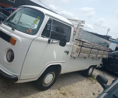 Vendo Kombi em ótimo estado de conservação muito original documentos tudo certinho estudo uma possiv