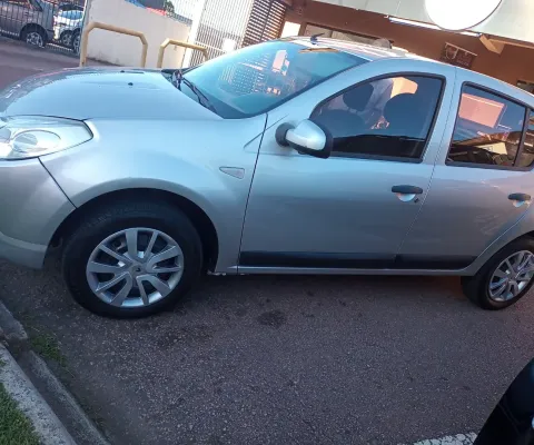 Sandero 1.6 completo em ótimo estado de conservação 