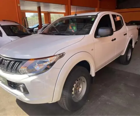 Mitsubishi L200 triton 2023 2.4 sport gl 4x4 mt 4p ar dh 4x4