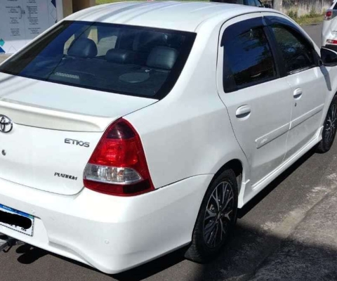 TOYOTA ETIOS à venda.