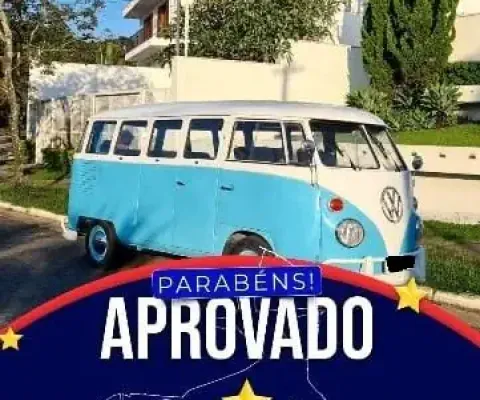 VOLKSWAGEN KOMBI à venda.