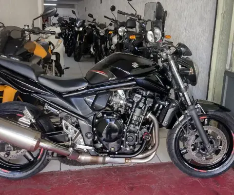 SUZUKI BANDIT N 650 2014  IMPECAVEL COM APENAS 60.000KM