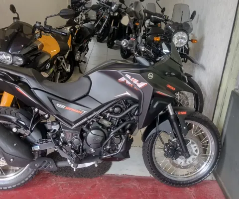 DAFRA NH 300 ABS IMPECAVEL COM ACESSORIOS